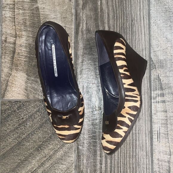 Donald J. Pliner  animal print 3.5” leather wedge. - Picture 3 of 4